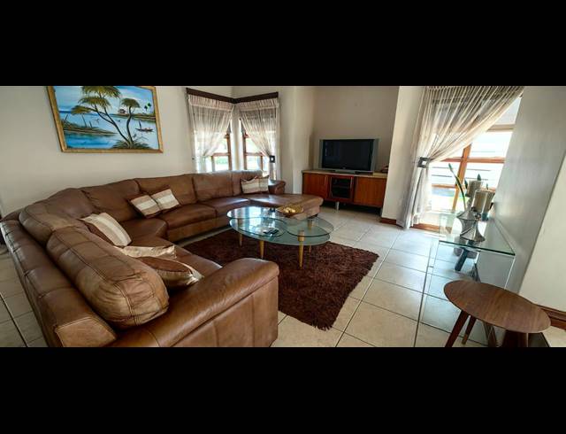 3 BEDROOM TOWNHOUSE FOR SALE IN EMFULENI GOLF ESTATE